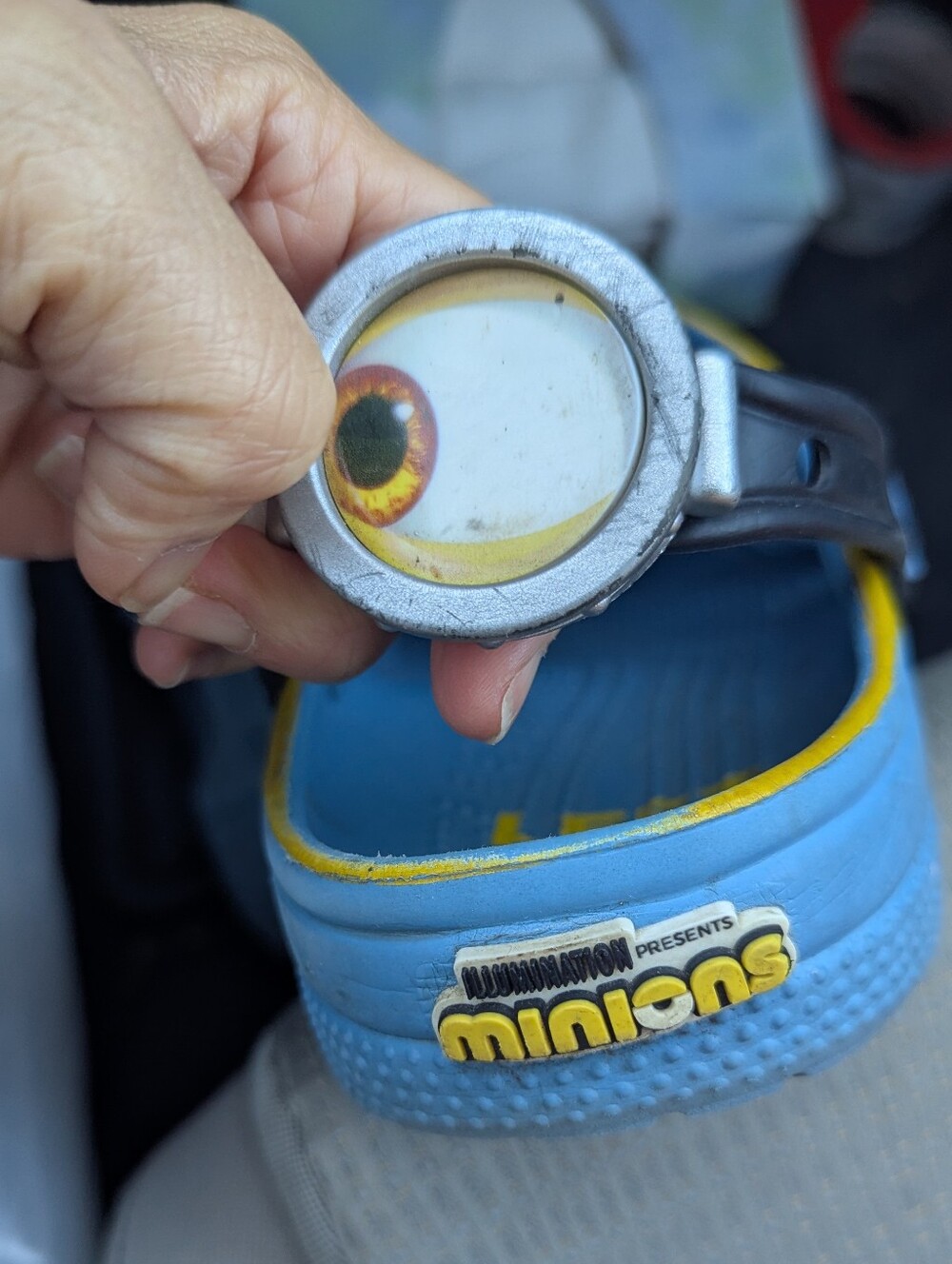 minion crocs - Picture 2 of 4